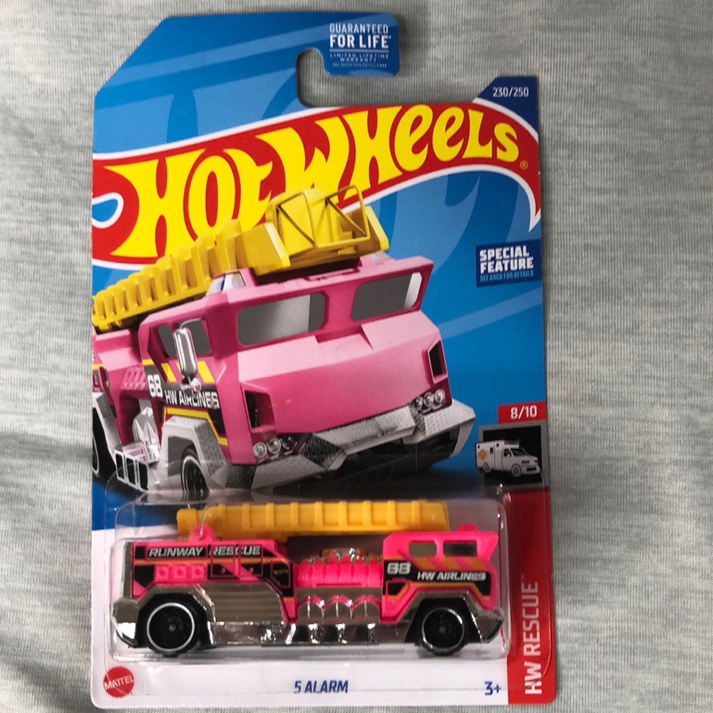 Hot Wheels 5 Alarm fire truck